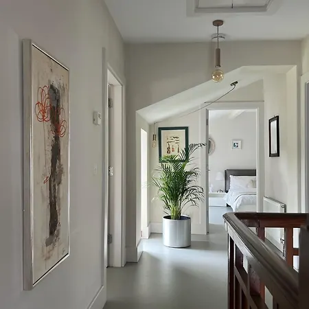 Blue Door Canal House Apartment